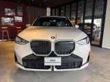 ☆BMWの代名詞とも言える【キドニーグリル】一目見ただけでBMW車であると認識できる確固たるアイコンとして存在感を放ちます☆