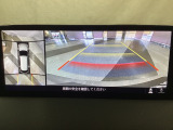 狭い場所での駐車やすれ違いなどでより的確な運転操作に役立つ360&deg;ビューモニターが装備されています。