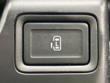 【パワースライドドア】スマートキーや運転席のスイッチでスライドドアの開閉が可能♪電動だから力を入れてドアを開ける必要が無く、小さいお子様でも、重い荷物を持っている時もラクに開け閉めできます♪
