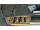 自動車保険に関しても、メルセデス・ベンツ専用のプログラムをご用意しております。飛び石や落下物などでのフロントガラスの修理が必要となった場合、最大で9万円分の補償を致します。