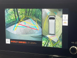 【パノラミックビューモニター】専用のカメラにより、上から見下ろしたような視点で360度クルマの周囲を確認することができます☆死角部分も確認しやすく、狭い場所での切り返しや駐車もスムーズに行えます。