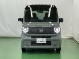 LEDヘッドライトを装備しています。LEDヘッドライトはとても明るく、雨の日や夜間走行も安全・安心です。オートライトコントロール付きで周囲の明るさに応じて自動で点灯・消灯します