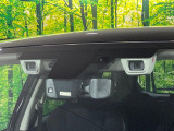 【アイサイトVer3】前方の車両等を検知し、衝突しそうな時は警報で注意を促し、ブレーキを踏む力をサポート。ブレーキを踏めなかった場合は衝突被害軽減ブレーキが作動、衝突回避をサポートします。