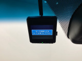 ドライブレコーダーが前方の監視をしてくれます。衝突や急ブレーキなどを感知した場合に、記録された動画が万が一の際に直前の状況を把握する手助けとなります。
