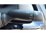 ライトもAUTO機能が付いていて、暗くなると自動で点灯し、明るくなると自動で消灯するので、大変お役にたちますよ!!
