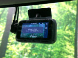 【ドライブレコーダー】ドライブレコーダー装備!走行中はもちろん、あおり運転や事故に遭遇した際、映像で記録し、万一のリスクに備えます。※記録用SDカードはお客様ご自身でご準備いただく必要があります。