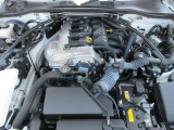 ロードスターのために専用設計されたSKYACTIV-G 1.5Lエンジン搭載。全てを「使い切る」ことを前提として開発されたエンジンです。クイックな反応とやる気にさせてくれるサウンドをご体感ください。