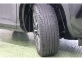 タイヤサイズ 215/50R18。