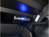 助手席側のグローブボックス内にETC2.0を装備。高速道路での移動をよりスムーズにし、快適なドライブをサポートする便利なアイテムです。