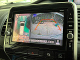 【全方位モニター】リバースに入れた際、車両全体を見渡している映像に切り替わります。また、見通しが悪い場所で便利な前方ワイド映像やすれ違いに便利な助手席側ワイド映像など切り替えが出来ますよ♪