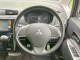【純正革巻きステアリング】上質な革を使用することで、手にしっかり馴染みとても運転しやすいハンドルです♪