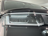 LEDヘッドライトは、点灯の瞬間から最大光量を発揮し、突然暗くなるトンネルなどでの安定感を高めます。