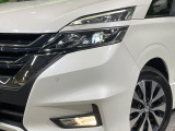 【LEDヘッドライト】悪天候や夜間走行時も良好な視界を確保し安心して運転できる高輝度LEDヘッドライトを装備!点灯速度が早く、消費電力も抑えられています。