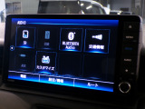 CD、DVD、Bluetooth、AM、FM、AUX、スマートフォン接続ができます。