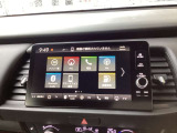 【ナビ】Honda純正ナビゲーション装備(HondaCONNECT対応)スマートフォンからリモート操作が可能。車内Wi-Fiや自動地図更新など便利な機能が使用できます。●基本パック(有料)が必要です。