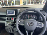 痛みの出やすい運転席シートの角、フロアマット、座面、ともに良好です