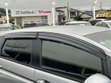 ドアバイザーも装着済みですので、雨の日も室内換気ができて快適です。