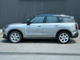 【MINI NEXT 認定中古車】安心の保証プログラムや延長保証など、MINI NEXT車両をご購入いただいたオーナーの皆様に、より快適なMINIライフを楽しんでいただくためのユニークなサービスをご用意しております。