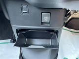 前席の収納スペースも十分ございます!常備しておきたいものを収納できるのは便利ですね!