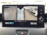運転席から見づらいサイドミラー下部を映すサイドカメラ装備です!