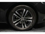メルセデスの認定中古車「サーティファイドカー」では、万一お車が故障した場合も、ご購入後1年間もしくは2年間※は走行距離にかかわらずメルセデス・ベンツ正規サービスネットワークで無料修理いたします