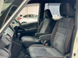 助手席もゆったりしており、視界が広いお車です。