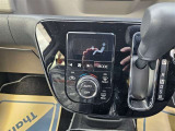 オートエアコンなので、お好みの温度に設定するだけで車内を快適空間にしてくれます。
