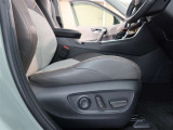パワーシート搭載。微妙な調整が手軽にでき、ピッタリなポジションで運転することが可能です。