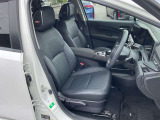 運転席前列シートです。BOSEスピーカー付き。本革シートです