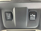 【スバルアイサイト】前方の車両や歩行者をカメラが検知して、ブレーキ機能で危険を回避。車線逸脱警報もついているので、万が一の時も安心です。