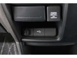 スマートフォンなどの音楽再生が可能なUSB接続ジャック装備車両です♪♪♪