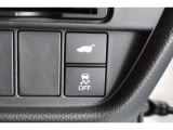 パワーテールゲート装備!荷物を持っていてもスイッチ一つでテールゲートの開閉が可能です!パワーテールゲートは運転席からも操作することが可能です!