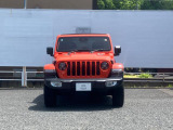 【フロントグリル】7スロットルグリルはJeep伝統の証です。SUVのみにこだわり続けている伝統あるJeep車へお乗り頂いてみてはいかがですか?