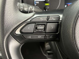 運転中、オーディオの操作をしてて、ハッとしたことはありませんか?ステアリングスイッチは、運転中でもハンドルでオーディオの操作が可能です。安全なドライブをサポートします。