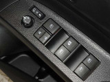電動格納式ドアミラー・パワーウインドウを装備しています。