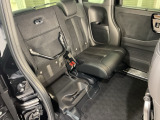 後席をはね上げれば、「もうひとつの荷室」が生まれます。