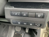 オートブレーキホールド機能は、運転者のブレーキ操作によって停車した際に、自動的にブレーキ力を保持する機能です。