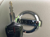 【キーレス】少し離れた場所からでもボタン一つでドアの開錠・施錠ができるのでとっても便利!ドアの鍵穴周りに傷をつけることもありません♪