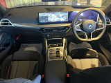 ☆センターパネルを運転席側に僅かに傾けたBMW独特のインパネ☆【駆け抜ける歓び】はここからもスタートしております☆