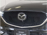 【フロントレーダーセンサー】フロントレーダーセンサーから送信される電波が前方車や障害物に反射し、もどってきた電波を検知することで制御しています。