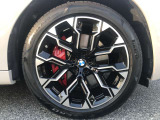 【BMWアロイホイル】軽量かつ強度に拘ったアロイホイル。走行性能ポテンシャルを引き出す設計。車の足元を引き締めてくれる大きなポイントはアロイホイルです。
