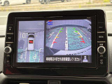 【アラウンドビューモニター】上空から見下ろしているかのような映像で駐車をサポート。安心です。