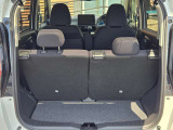 お荷物の量や乗車人数に合わせて使えるラゲッジルームです。