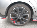 右後ろです。(NISMO専用アルミホイールです。)
