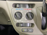 寒い冬も暑い夏も全席に快適な空調を届けてくれる、ダイヤル式エアコンを装備♪