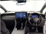 オシャレなインテリアで運転する気分も盛り上がりますよね^^