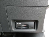 純正ETC2.0付 料金所もスムーズに通れ、割引料金の適用もあります。ビルトインできれいに収まっており、見た目もスマートです。