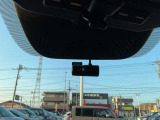日産純正ドライブレコーダーです。前方向けとルームミラーから車室内後方を撮影します。