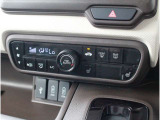 オートエアコンのお車ですので室内の温度をスムーズに調整してくれます♪