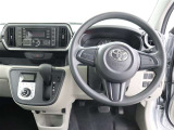 運転席のハンドル・シートは高さ調整が可能です